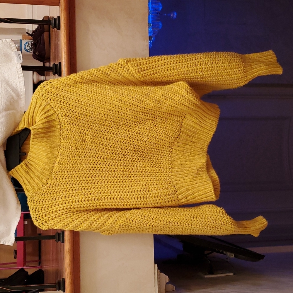 Vibrant cozy yellow sweater perfect for fall. NWT.